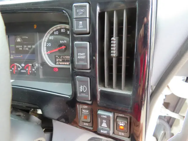 いすゞ フォワード 2RG-FRR90T2(2WD)の写真14