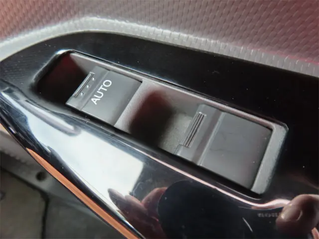 いすゞ フォワード 2RG-FRR90T2(2WD)の写真18