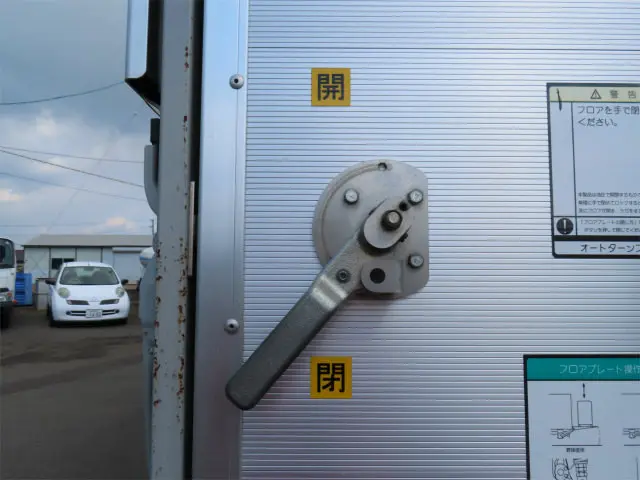 いすゞ フォワード 2RG-FRR90T2(2WD)の写真41