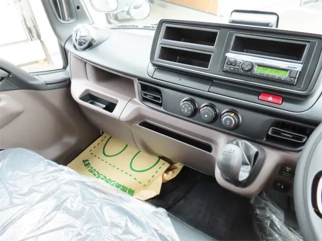 三菱 キャンター 2RG-FBA60(2WD)の写真15