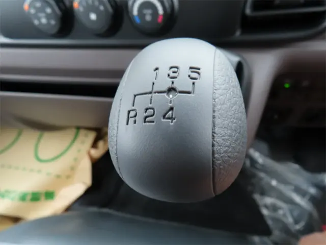 三菱 キャンター 2RG-FBA60(2WD)の写真19