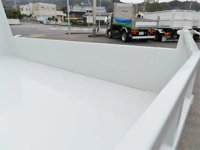 三菱 キャンター 2RG-FBA60(2WD)の写真30