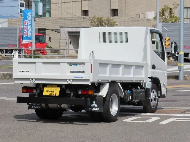 三菱 キャンター 2RG-FBA60(2WD)の写真3