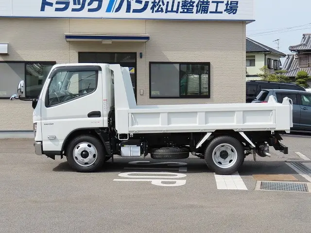 三菱 キャンター 2RG-FBA60(2WD)の写真4