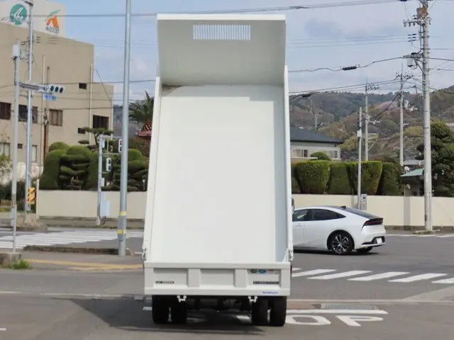 三菱 キャンター 2RG-FBA60(2WD)の写真9