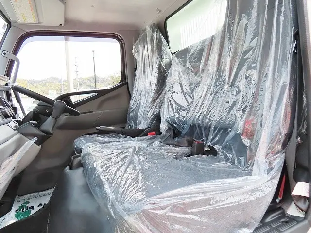 三菱 キャンター 2RG-FBA60(2WD)の写真12