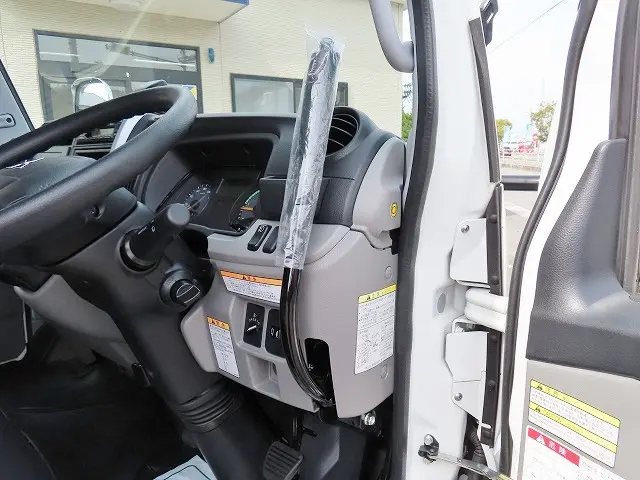 三菱 キャンター 2RG-FBA60(2WD)の写真23