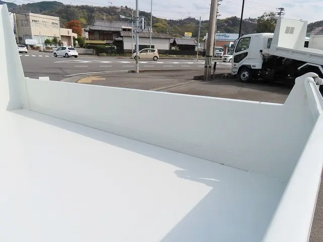 三菱 キャンター 2RG-FBA60(2WD)の写真30