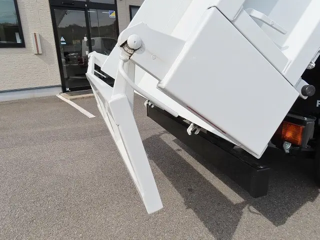 三菱 キャンター 2RG-FBA60(2WD)の写真33