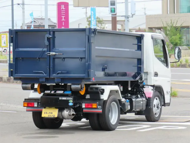 三菱 キャンター 2RG-FBAV0(2WD)の写真3