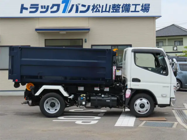 三菱 キャンター 2RG-FBAV0(2WD)の写真4