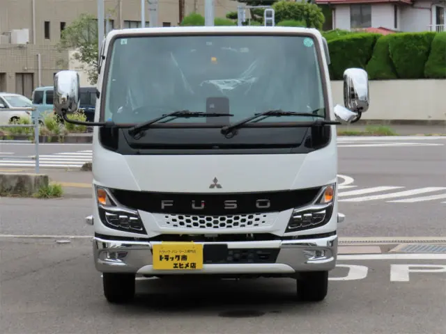 三菱 キャンター 2RG-FBAV0(2WD)の写真6