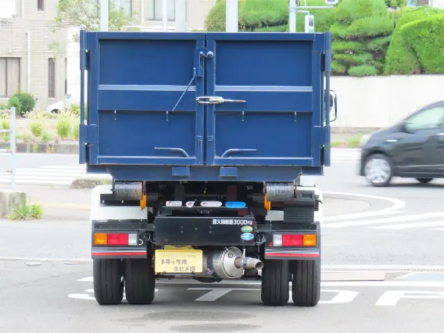 三菱 キャンター 2RG-FBAV0(2WD)の写真8