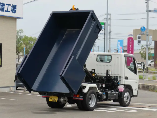 三菱 キャンター 2RG-FBAV0(2WD)の写真9