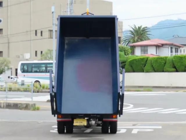 三菱 キャンター 2RG-FBAV0(2WD)の写真9