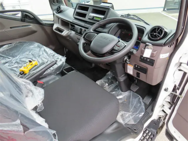三菱 キャンター 2RG-FBAV0(2WD)の写真15