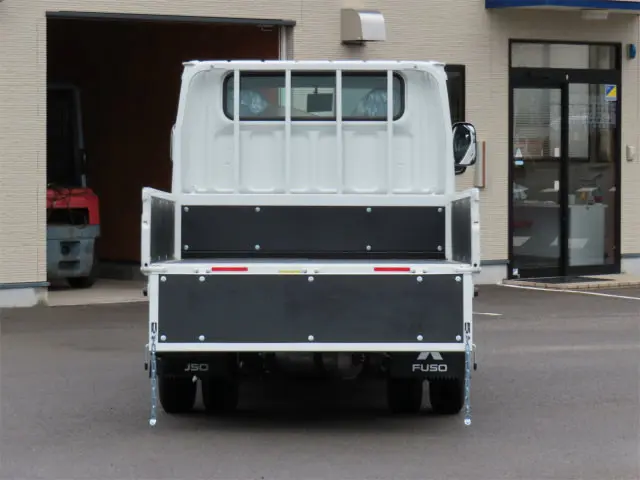 三菱 キャンター 2RG-FBA20(2WD)の写真9