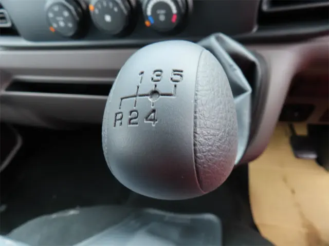 三菱 キャンター 2RG-FBA20(2WD)の写真19