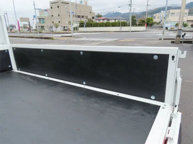 三菱 キャンター 2RG-FBA20(2WD)の写真33