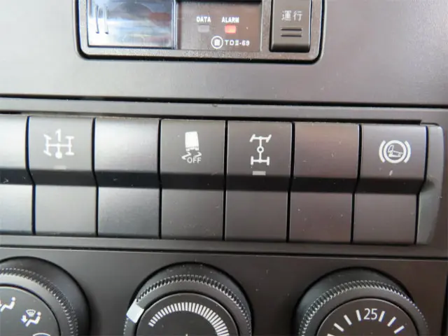 三菱 ファイター 2DG-FQ62F(6x4)の写真15