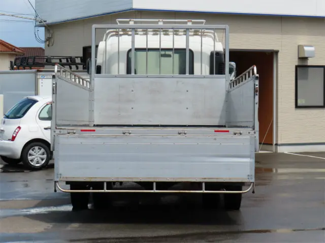 いすゞ フォワード TKG-FRR90S2(2WD)の写真9