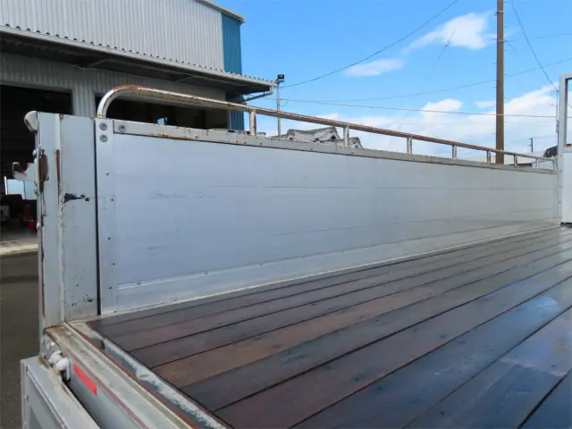 いすゞ フォワード TKG-FRR90S2(2WD)の写真24