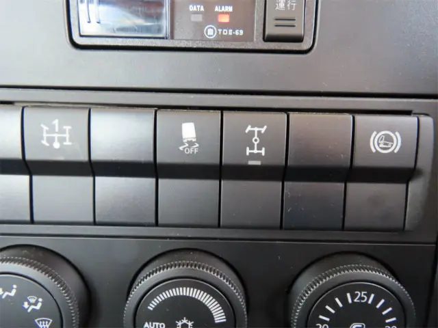 三菱 ファイター 2DG-FQ62F(6x4)の写真16