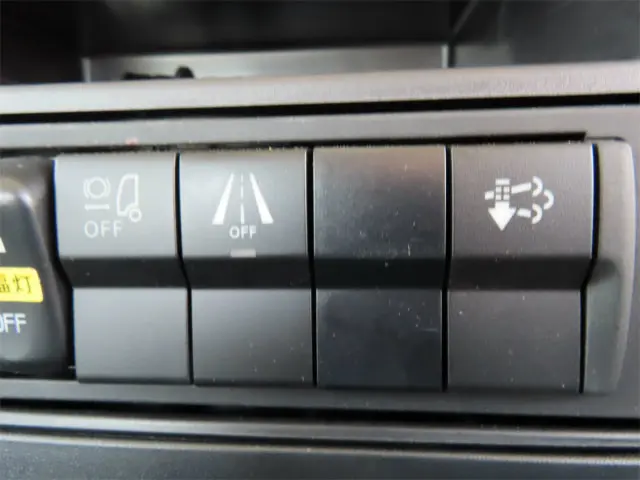 三菱 ファイター 2DG-FQ62F(6x4)の写真17