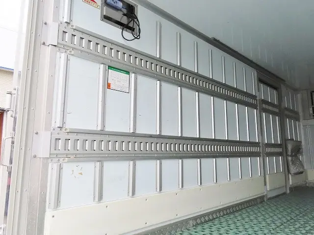 いすゞ エルフ TPG-NMR85AN(2WD)の写真26