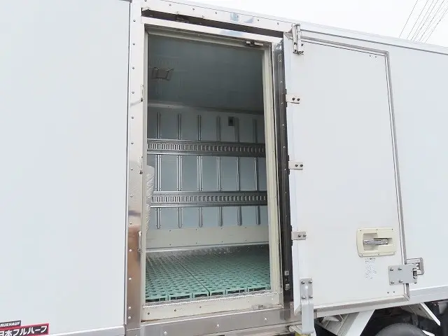 いすゞ エルフ TPG-NMR85AN(2WD)の写真31