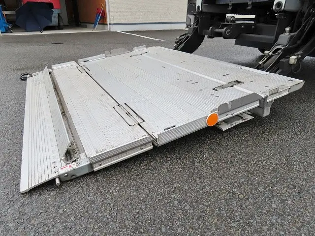 いすゞ エルフ TPG-NMR85AN(2WD)の写真36