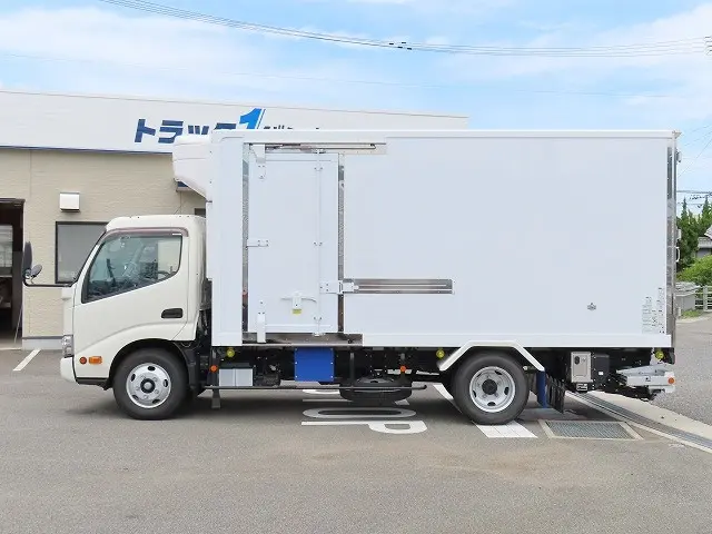 日野 デュトロ 2RG-XZU655M(2WD)の写真4