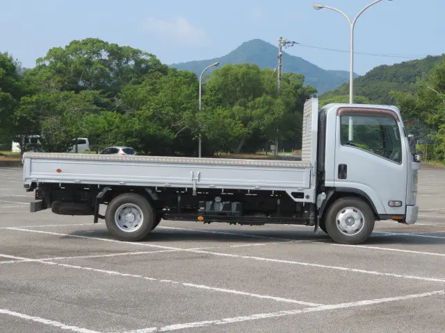 いすゞ エルフ TPG-NPR85YN(2WD)の写真5