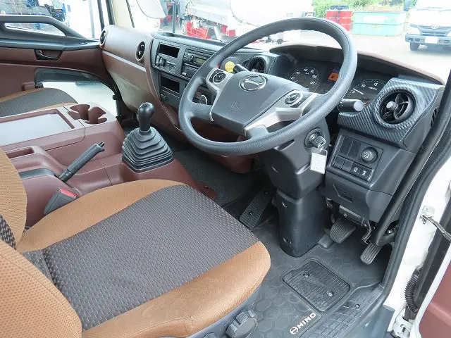 日野 レンジャー 2PG-FJ2ABA(2WD)の写真12