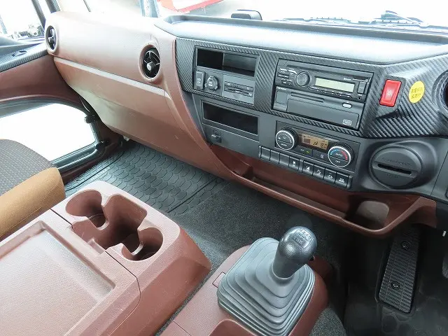 日野 レンジャー 2PG-FJ2ABA(2WD)の写真16