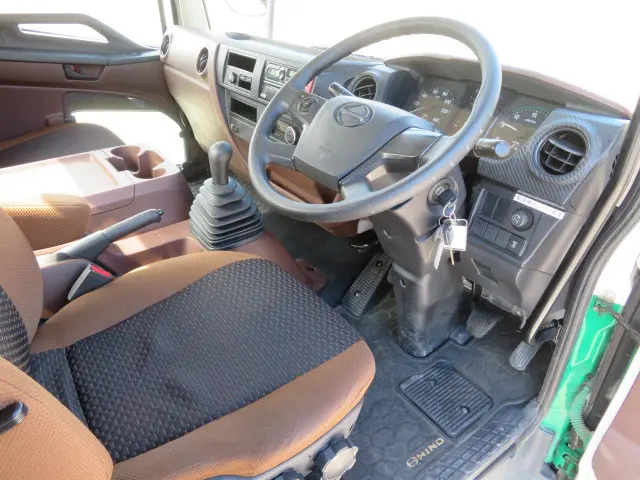 日野 レンジャー 2KG-FC2ABA(2WD)の写真10