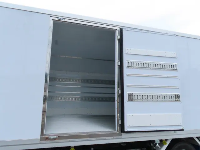 日野 レンジャー 2KG-FD2ABG(2WD)の写真35