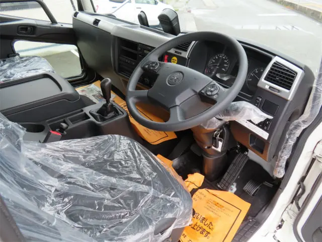 三菱 ファイター 2DG-FQ62F(6x4)の写真10