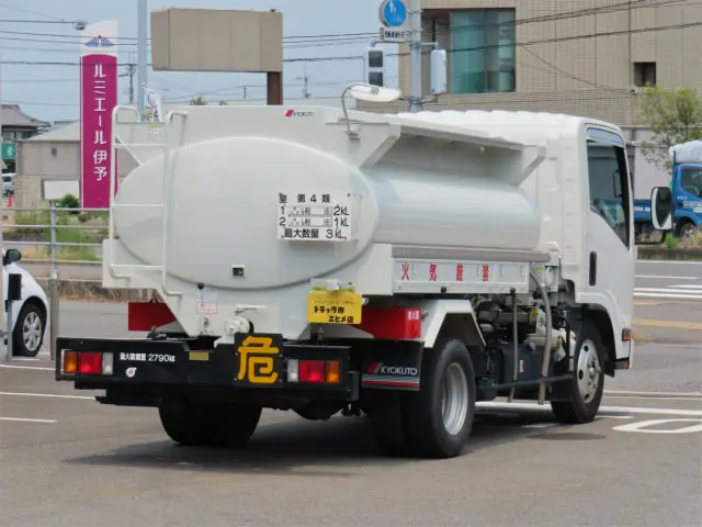 いすゞ エルフ 2RG-NMR88N(2WD)の写真3