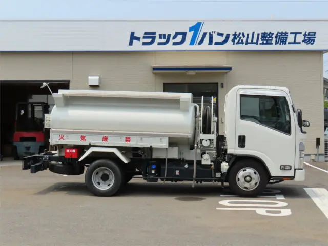 いすゞ エルフ 2RG-NMR88N(2WD)の写真5