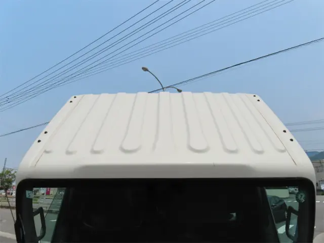 いすゞ エルフ 2RG-NMR88N(2WD)の写真7