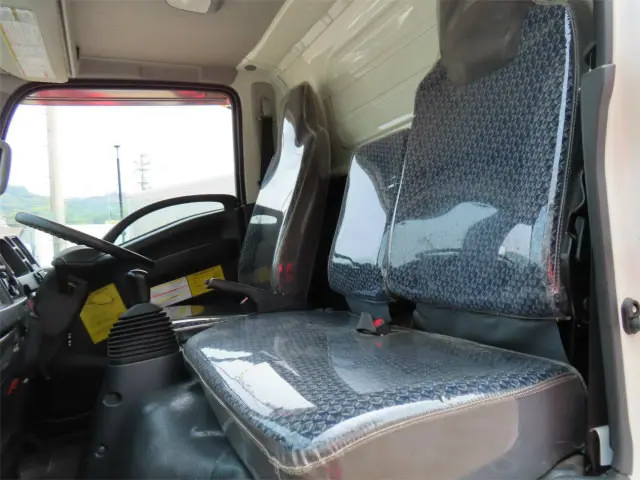 いすゞ エルフ 2RG-NMR88N(2WD)の写真10