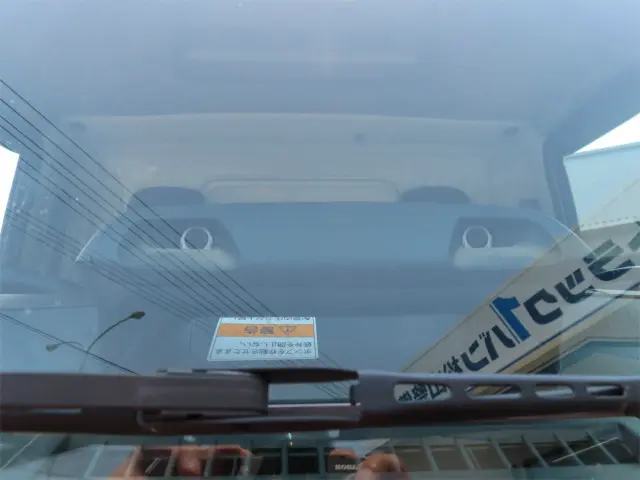 いすゞ エルフ 2RG-NMR88N(2WD)の写真23