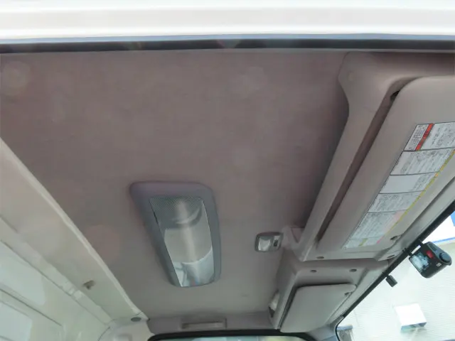 いすゞ エルフ 2RG-NMR88N(2WD)の写真24