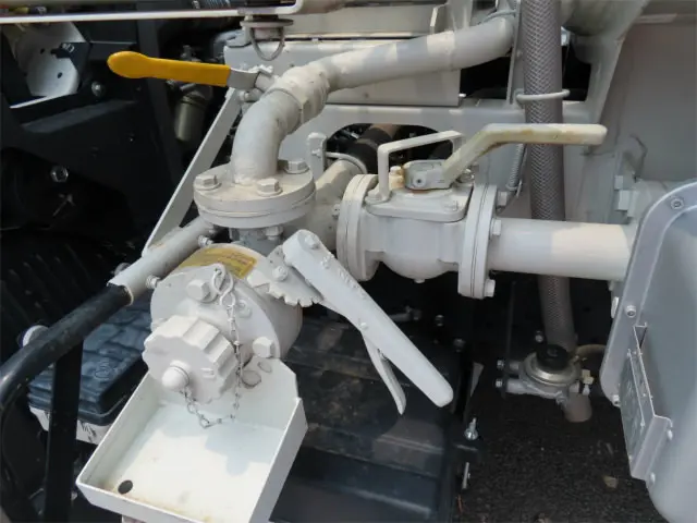 いすゞ エルフ 2RG-NMR88N(2WD)の写真35