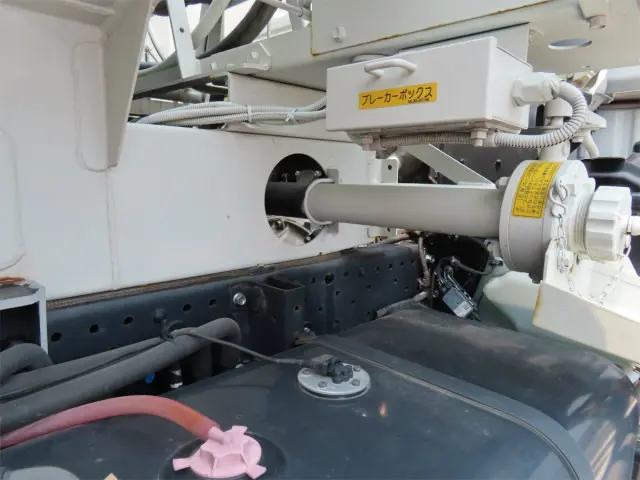 いすゞ エルフ 2RG-NMR88N(2WD)の写真37