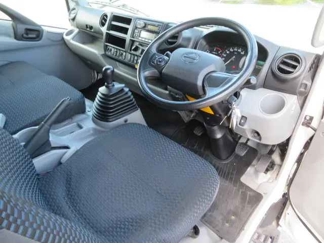 日野 デュトロ 2RG-XZU722M(2WD)の写真9