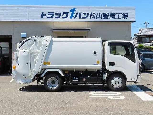 いすゞ エルフ 2RG-NKR88AM(2WD)の写真4