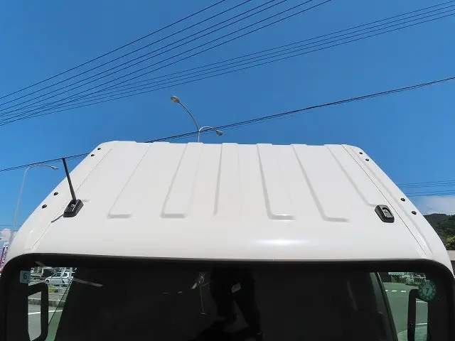 いすゞ エルフ 2RG-NKR88AM(2WD)の写真6
