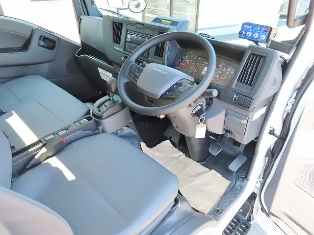 いすゞ エルフ 2RG-NKR88AM(2WD)の写真9